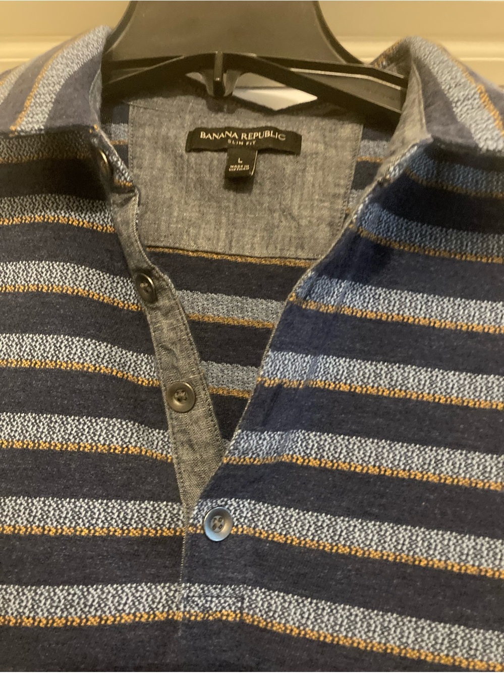 Banana Republic Men's Navy and Light Blue Stripe Polo - Picture 3 of 4